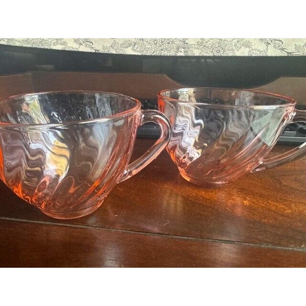 2 Vintage ARCOROC FRANCE Tea cups Pink Depression glass with Swirl pattern